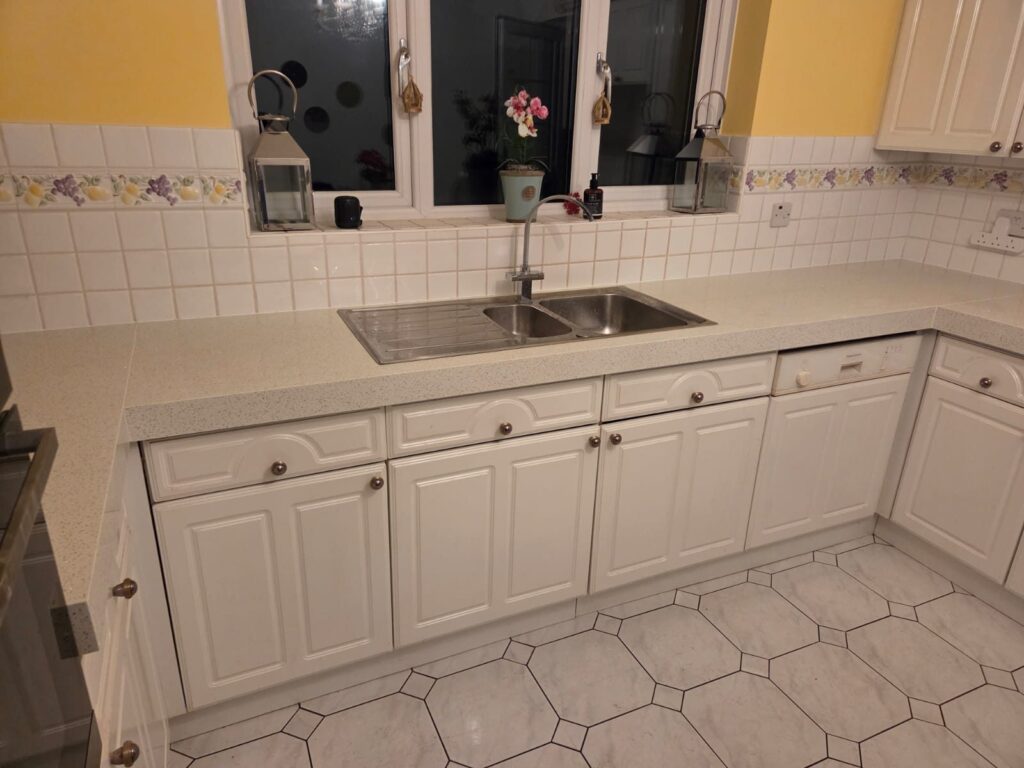 White Sparkle quartz overlay – Uxbridge