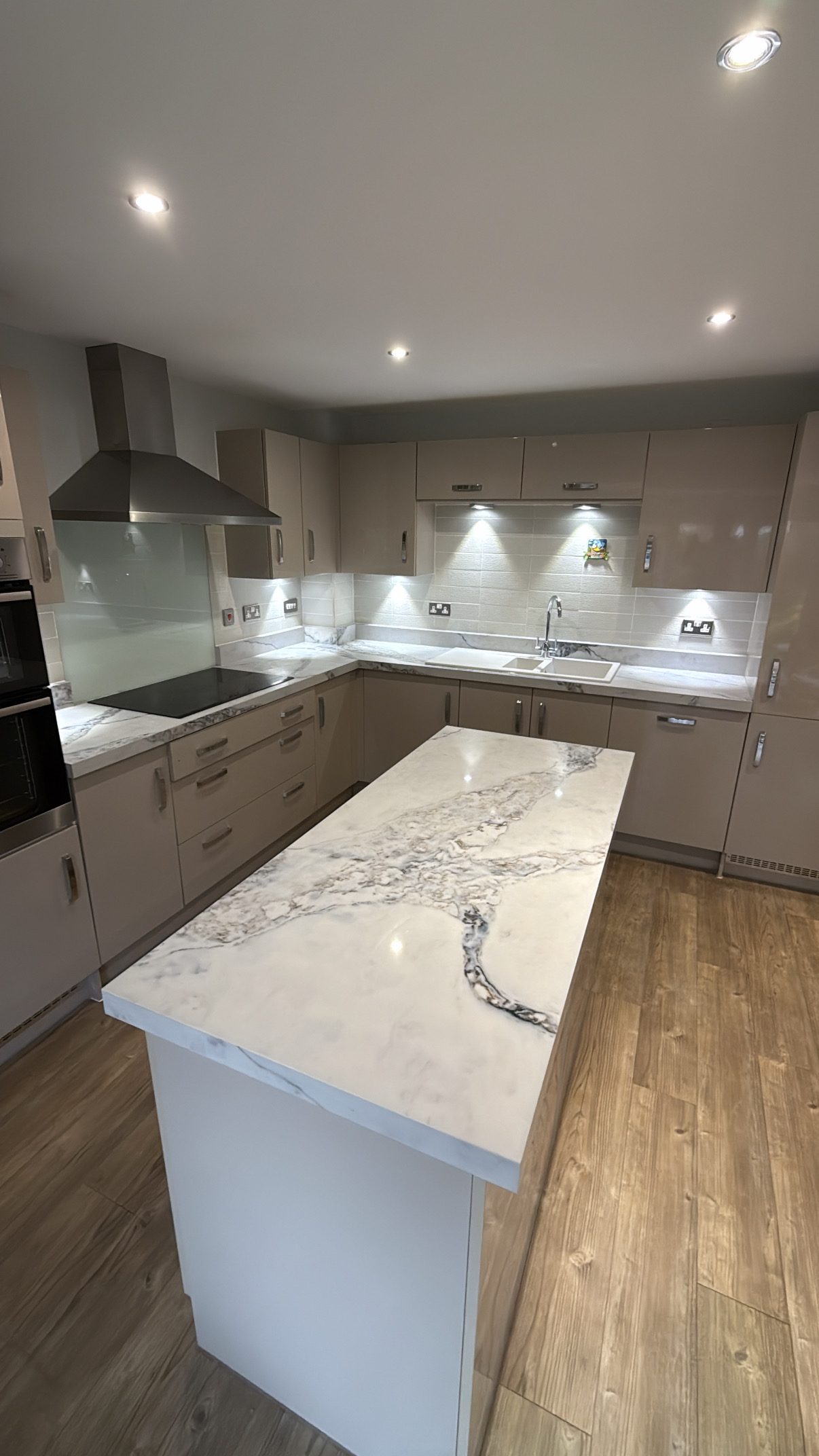 After – Calacatta Retro quartz overlay – Somerset