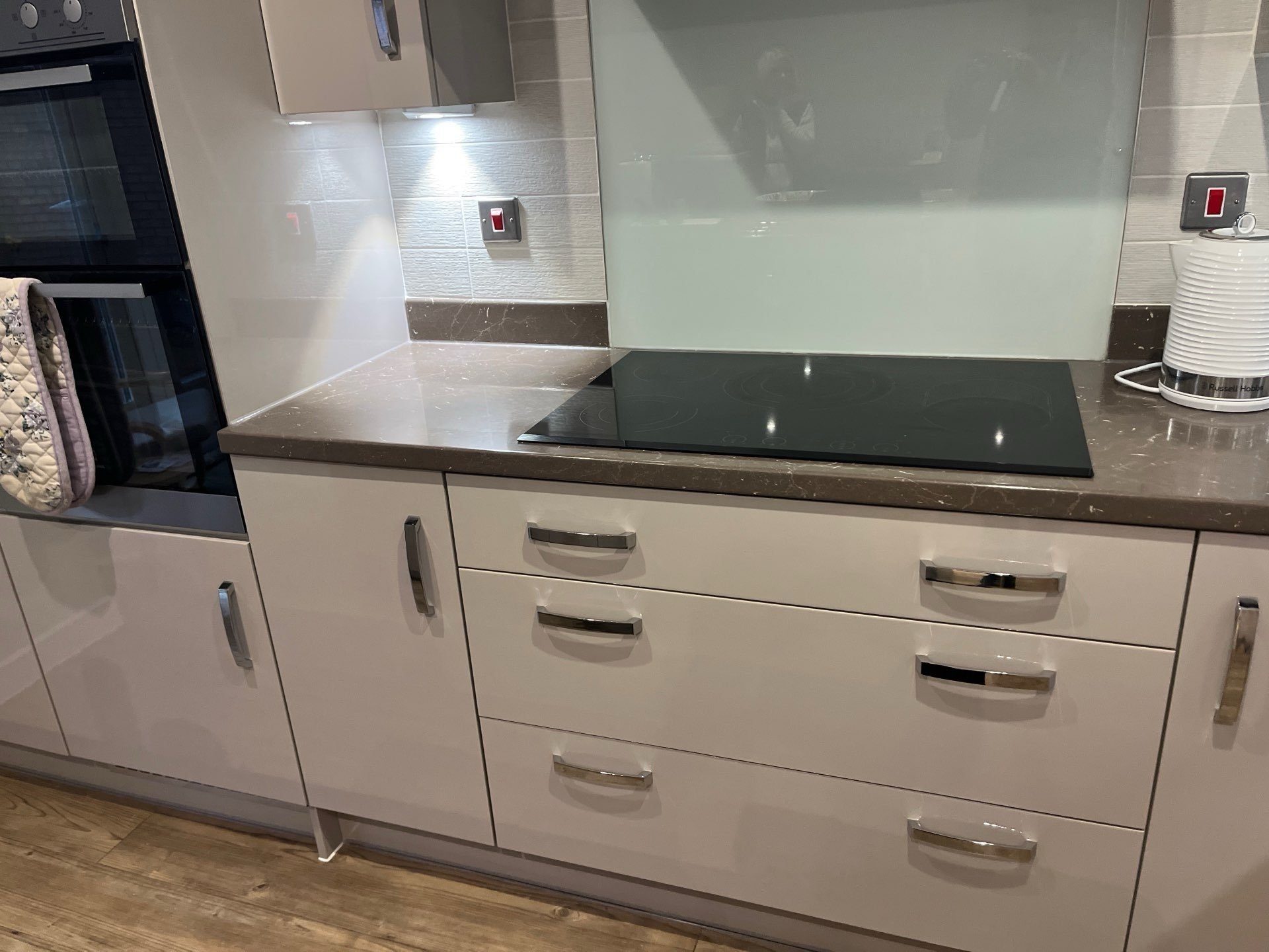 Before – Calacatta Retro quartz overlay – Somerset