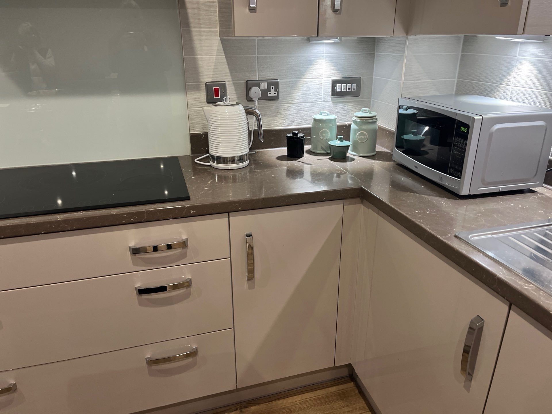 Before – Calacatta Retro quartz overlay – Somerset