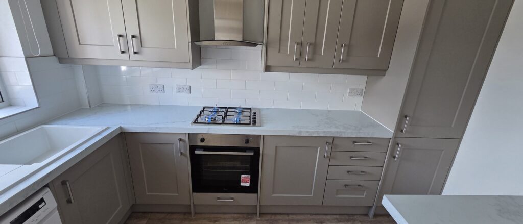 After – Welsford doors in Stone Grey Matt – Calacatta Canyon quartz overlay – Thatcham